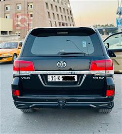 تۆیۆتا لاند کروزەر